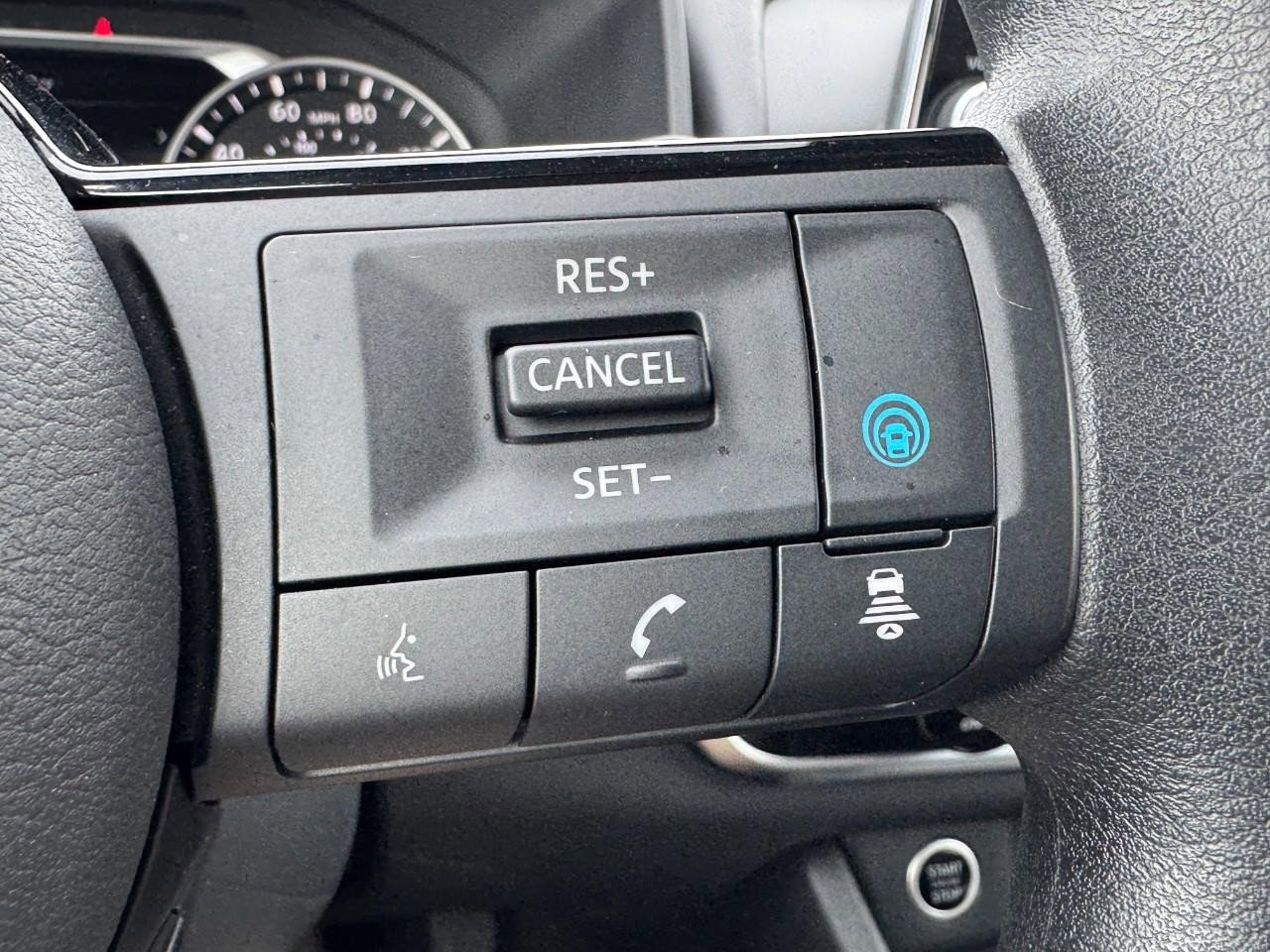 Used 2023 Nissan Rogue SV image 17