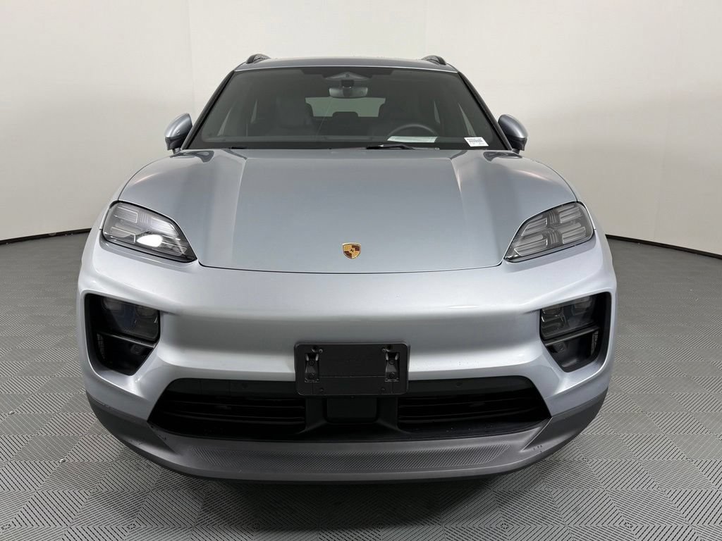 Certified 2025 Porsche Macan 4S Electric AWD/4WD image 10
