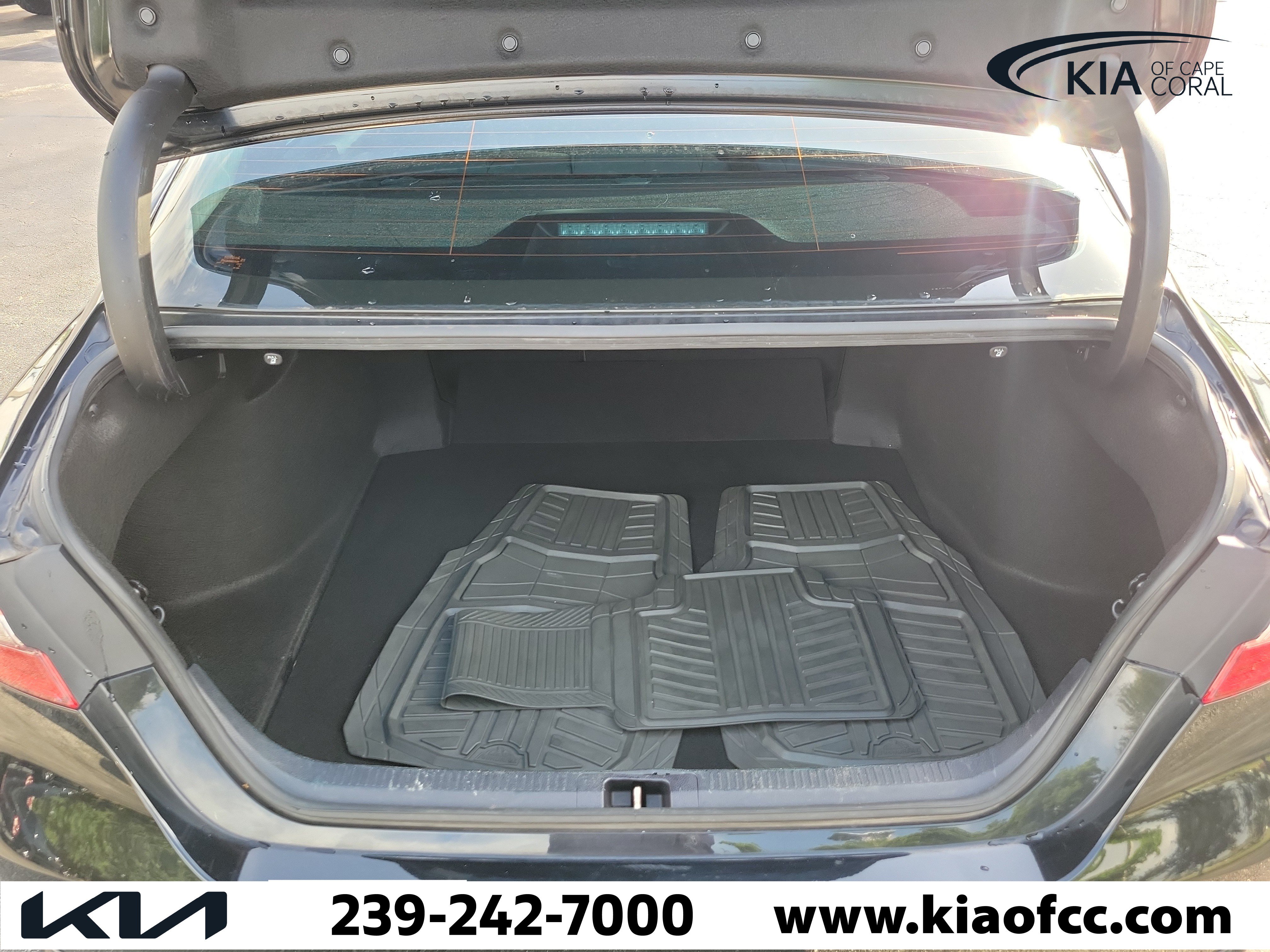 Used 2023 Toyota Camry SE FWD image 11