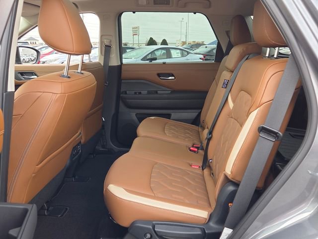New 2026 Nissan Pathfinder Platinum w/ Cargo Package image 6