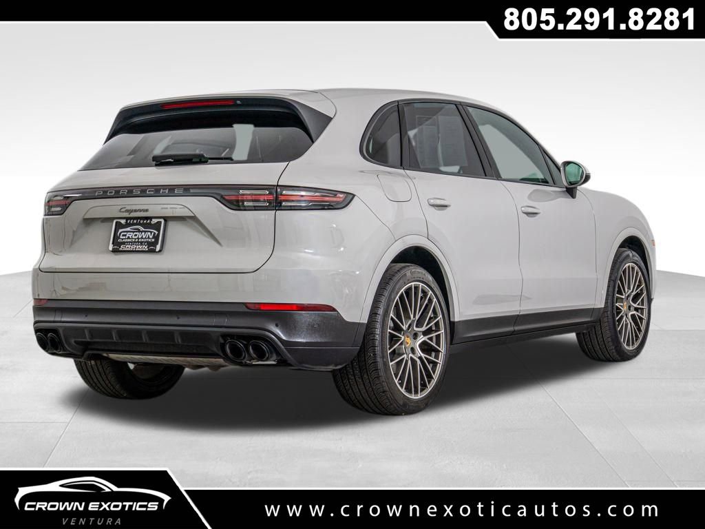 Used 2023 Porsche Cayenne Platinum Edition image 7