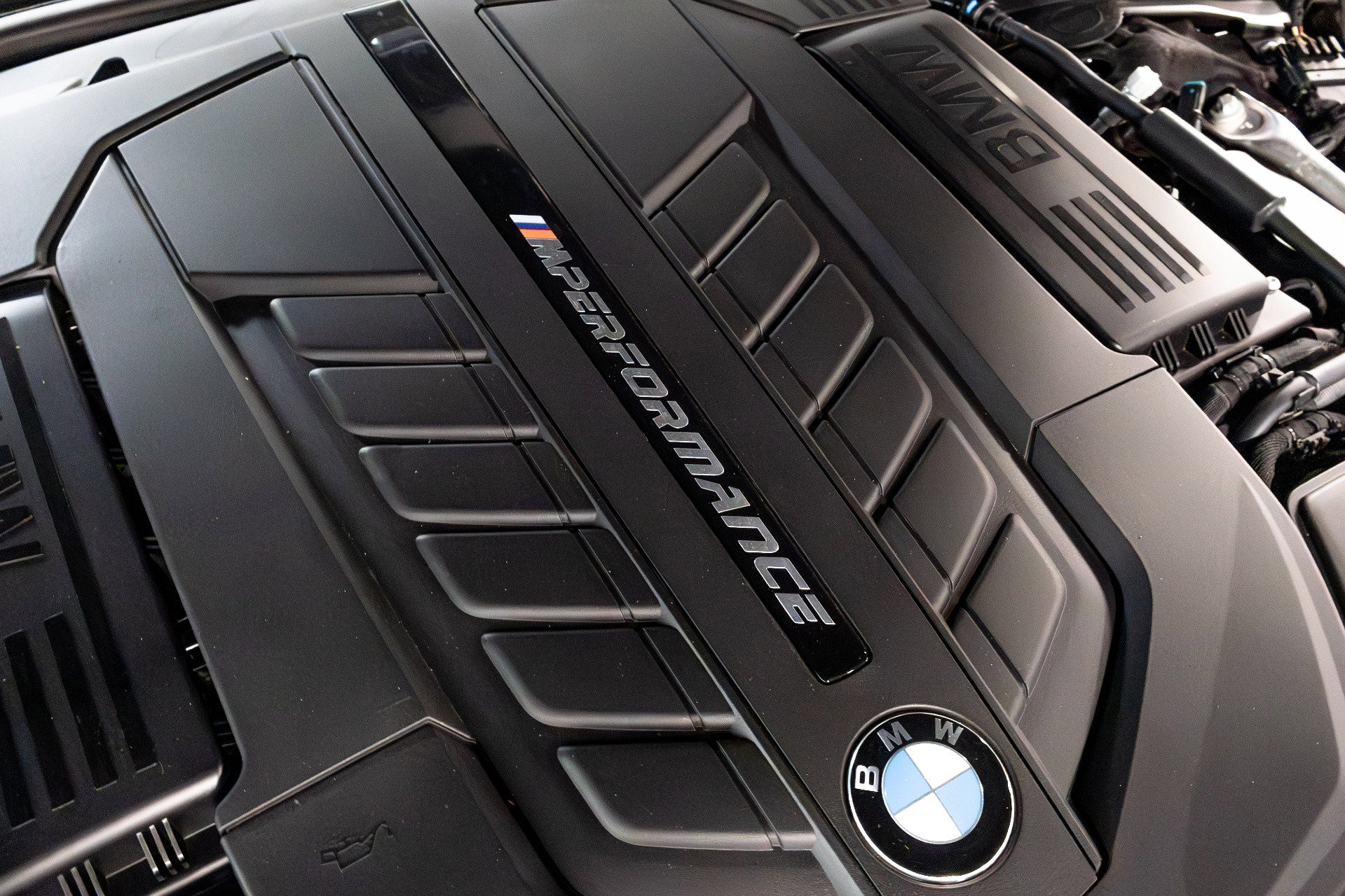 Used 2022 BMW M760i xDrive image 53