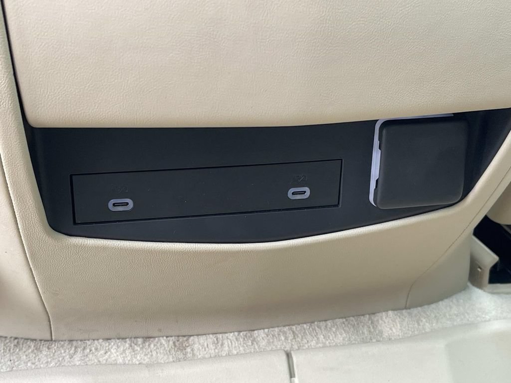 Certified 2024 Cadillac Escalade ESV Premium Luxury AWD/4WD image 19