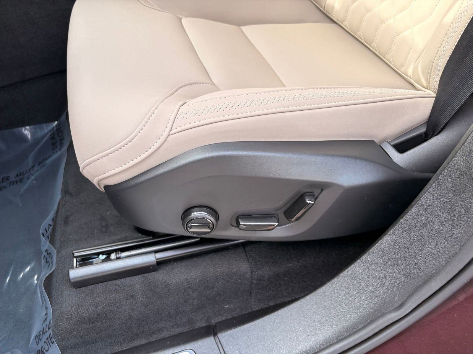 New 2026 Volvo XC90 B6 Plus w/ Protection Package image 7