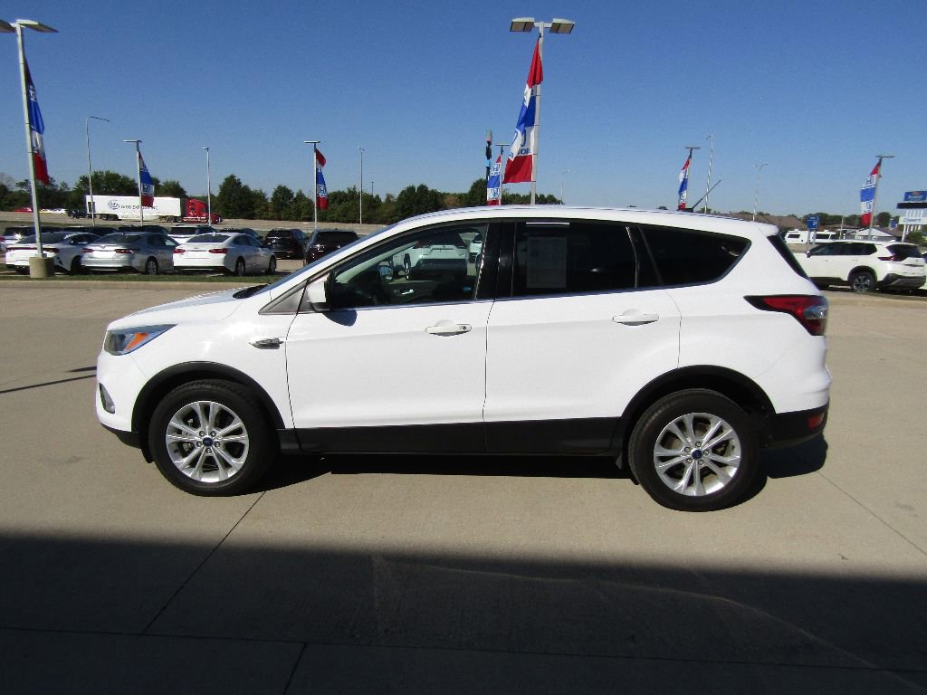 Used 2017 Ford Escape SE image 8