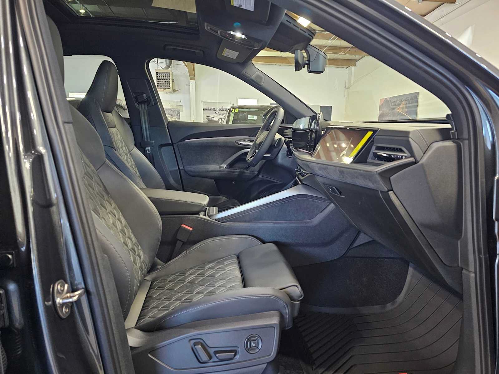 New 2026 Audi SQ5 Prestige AWD/4WD image 10