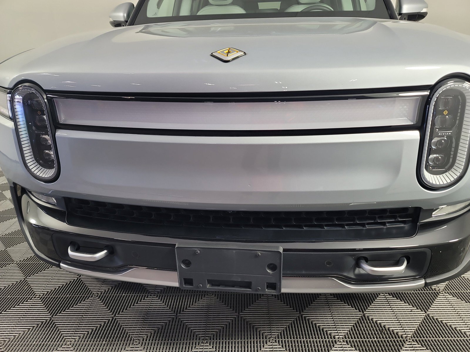 Used 2024 Rivian R1S Adventure AWD/4WD image 36