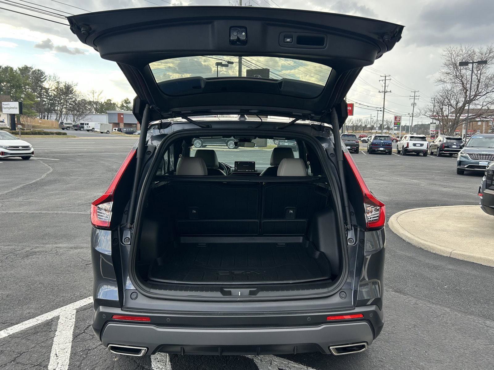 Used 2024 Honda CR-V Sport Touring image 5