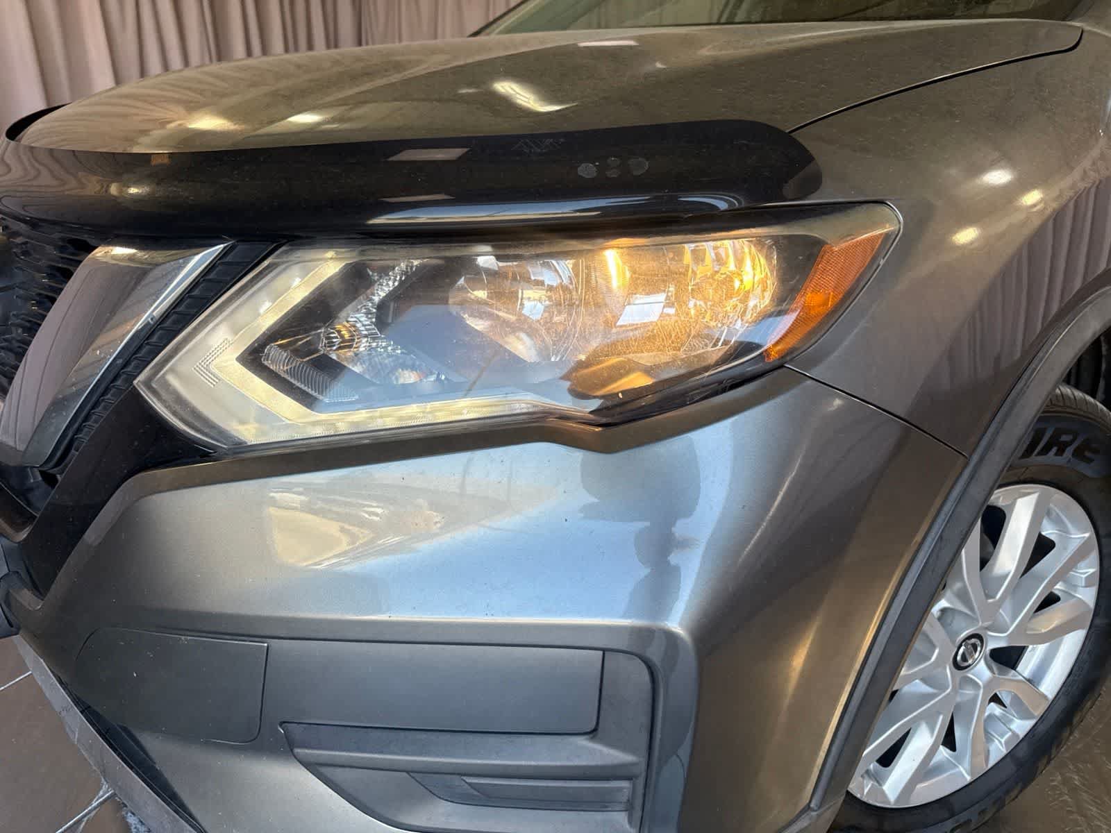 Used 2017 Nissan Rogue SV FWD image 8