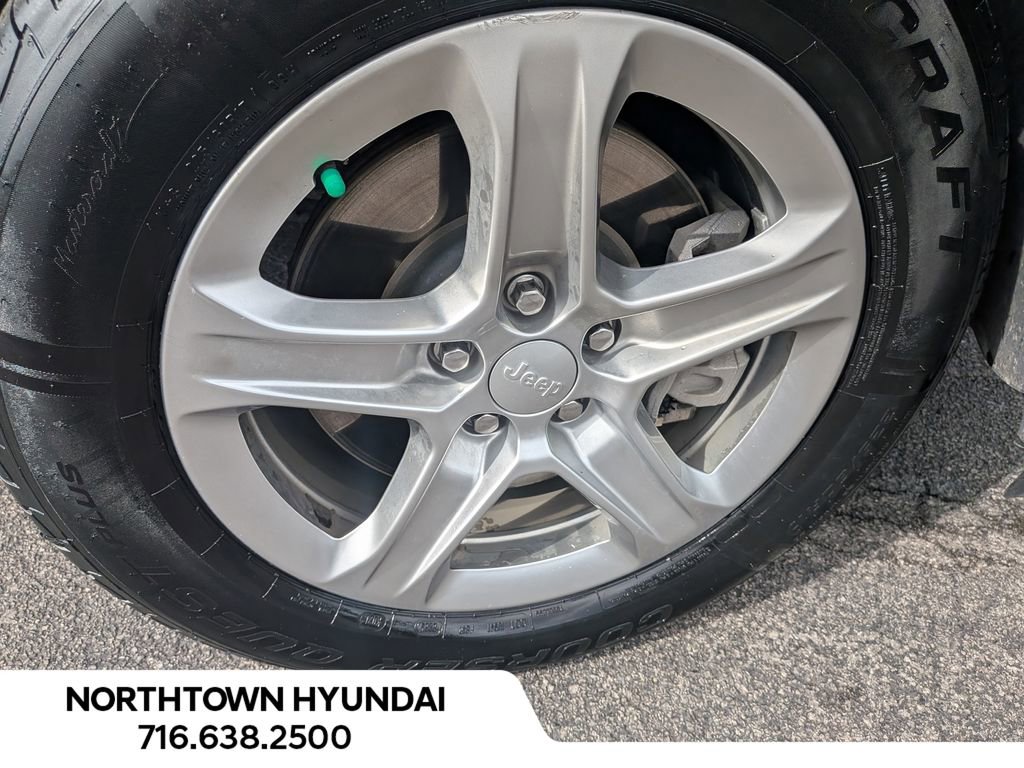 Used 2024 Jeep Compass Latitude image 43