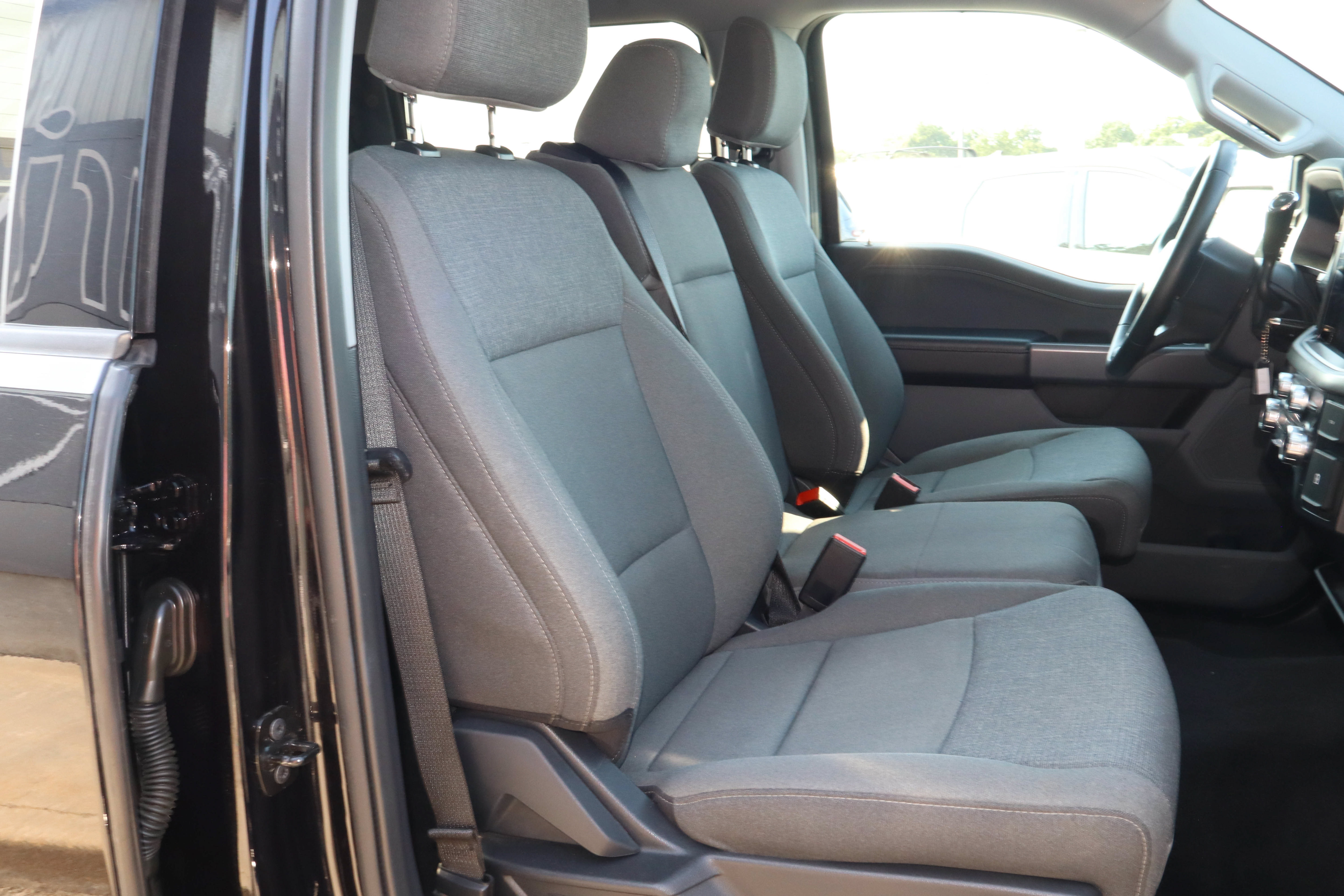 Used 2025 Ford F150 XLT w/ Equipment Group 301A Standard AWD/4WD image 26