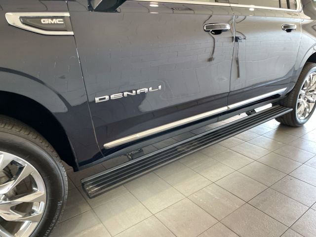Used 2024 GMC Yukon XL Denali w/ Advanced Technology Package image 10