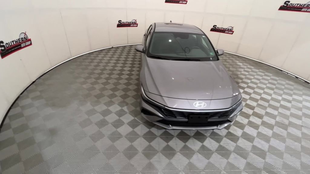 Used 2024 Hyundai Elantra SEL image 7