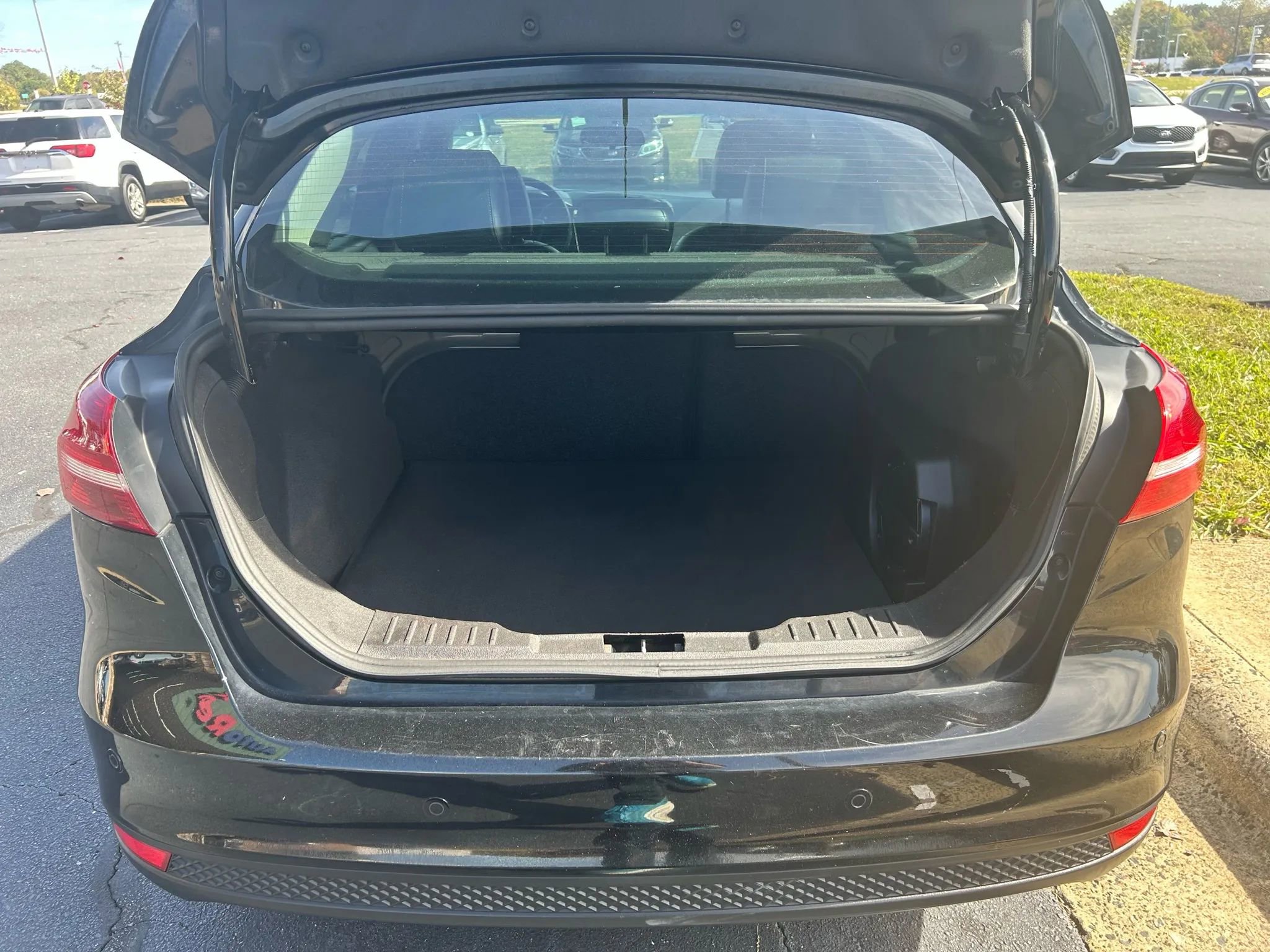 Used 2018 Ford Focus Titanium image 18
