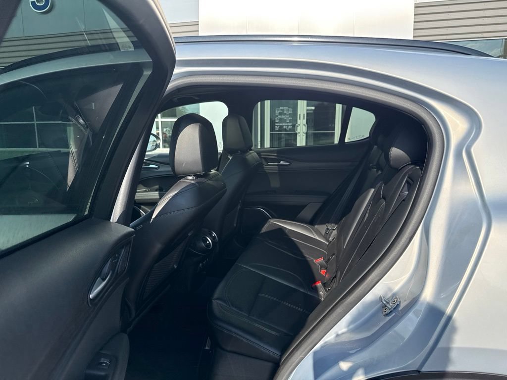 Used 2022 Alfa Romeo Stelvio Ti w/ Active Assist Plus Package AWD/4WD image 22