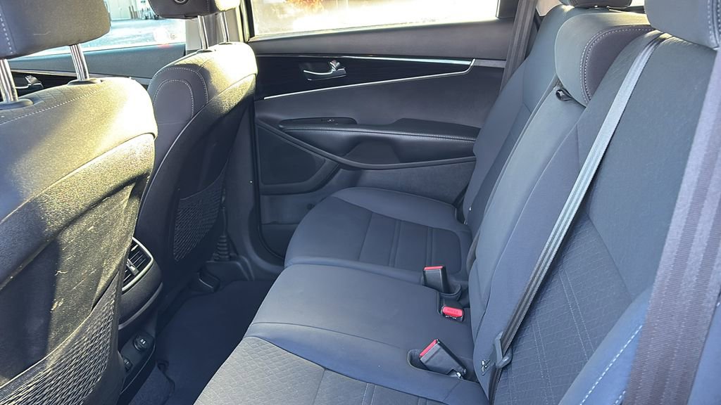 Used 2019 Kia Sorento LX image 29