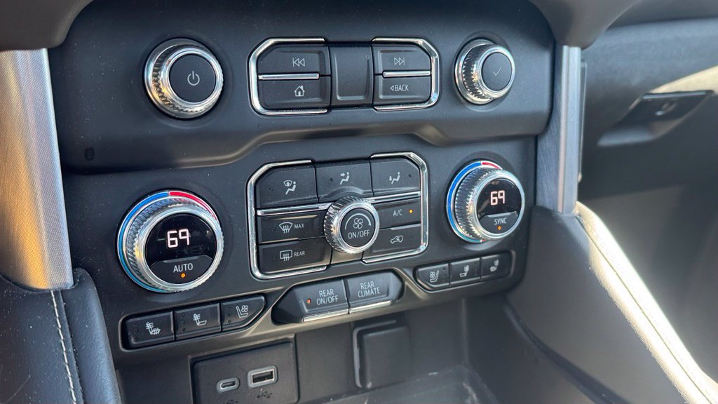 Used 2023 GMC Yukon XL SLT AWD/4WD image 25