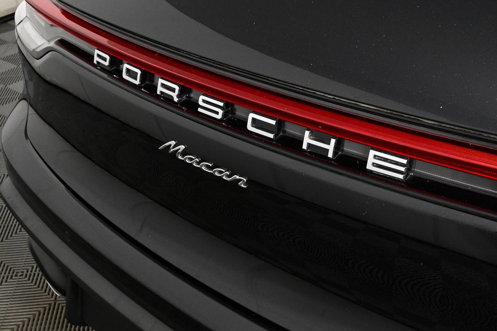 Used 2025 Porsche Macan image 38