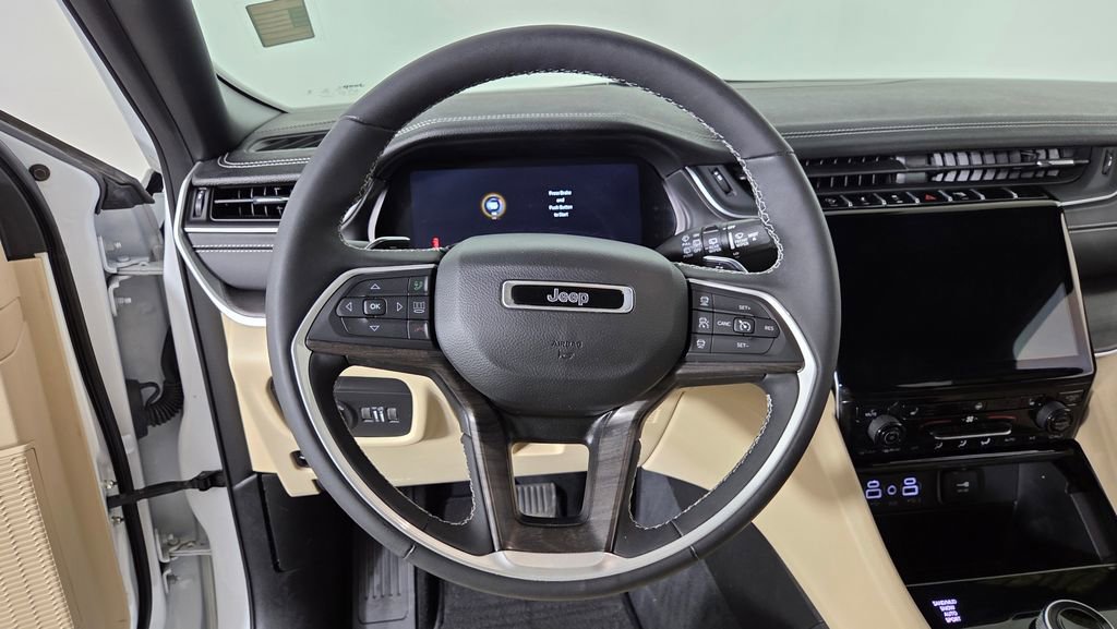 Used 2023 Jeep Grand Cherokee L Limited AWD/4WD image 22