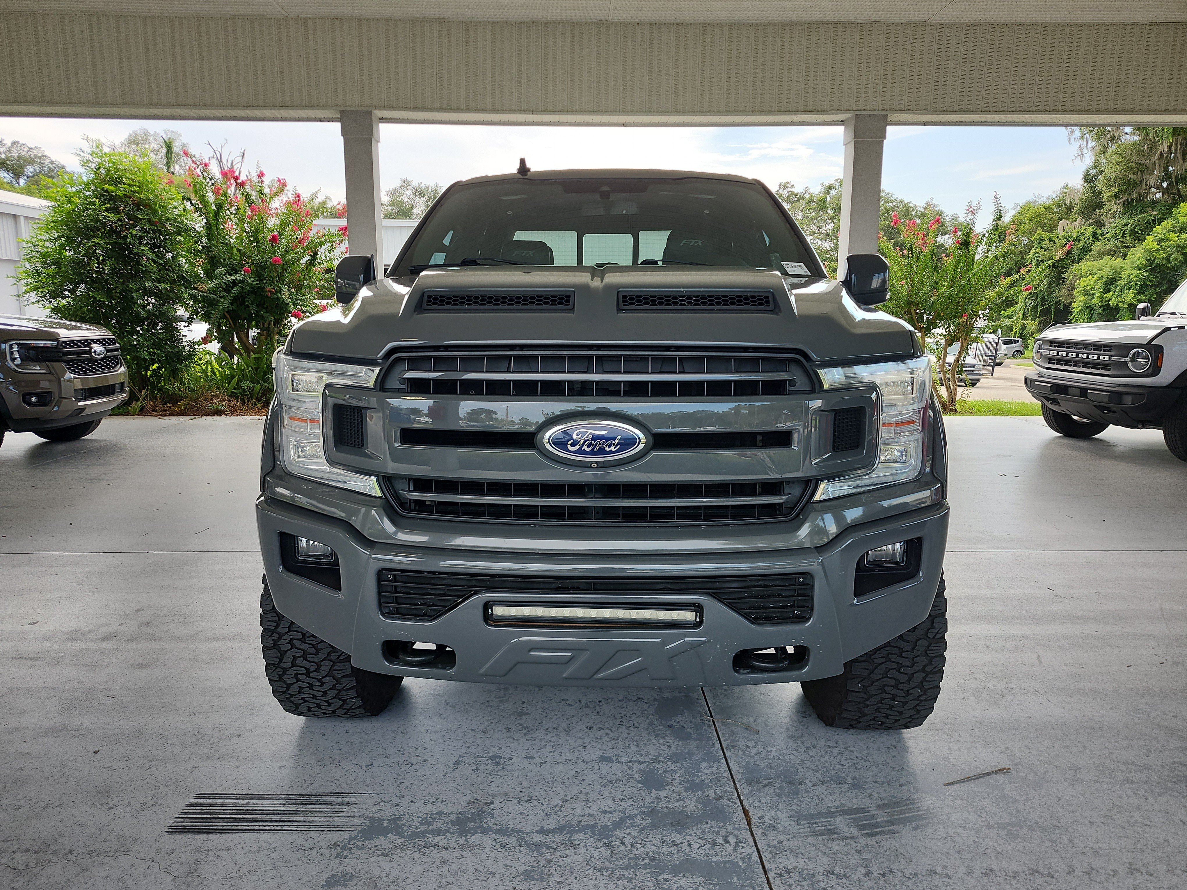 Used 2018 Ford F150 Lariat w/ Equipment Group 502A Luxury AWD/4WD image 8