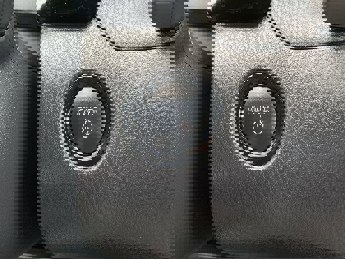 Used 2025 Toyota Camry SE image 21