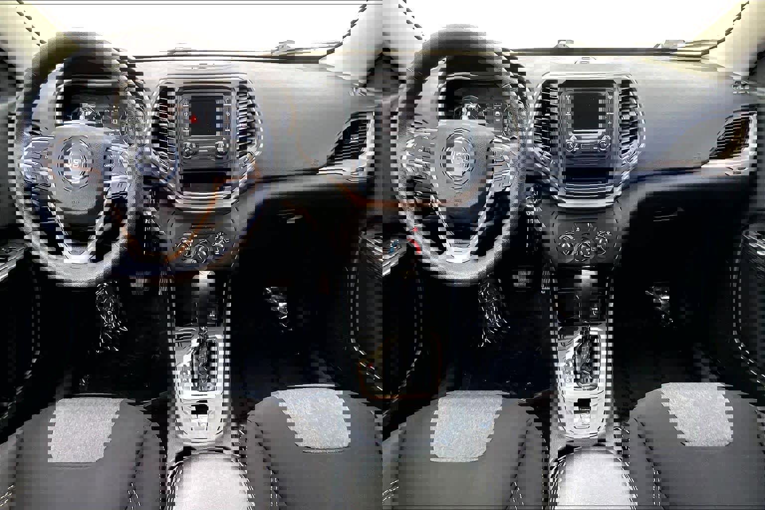 Used 2016 Jeep Cherokee Sport image 15