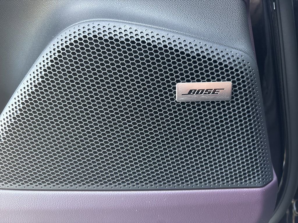 Certified 2025 Porsche Macan Electric RWD image 17