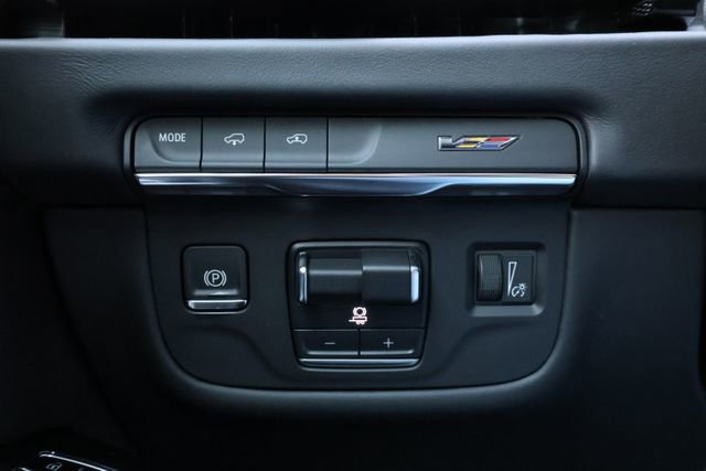 Used 2025 Cadillac Escalade V w/ LPO, ONYX Package image 26
