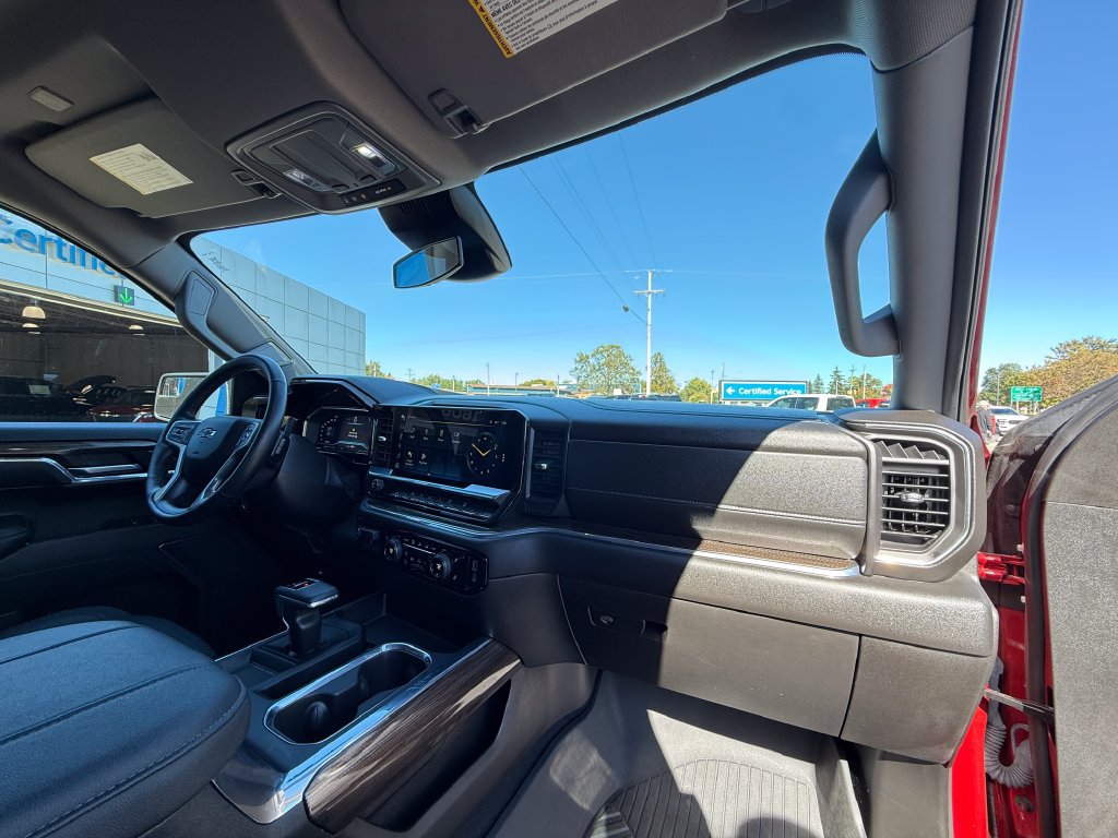 Certified 2024 Chevrolet Silverado 1500 RST AWD/4WD image 29