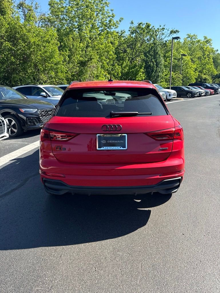 Certified 2025 Audi Q3 2.0T Premium w/ Convenience Package AWD/4WD image 4