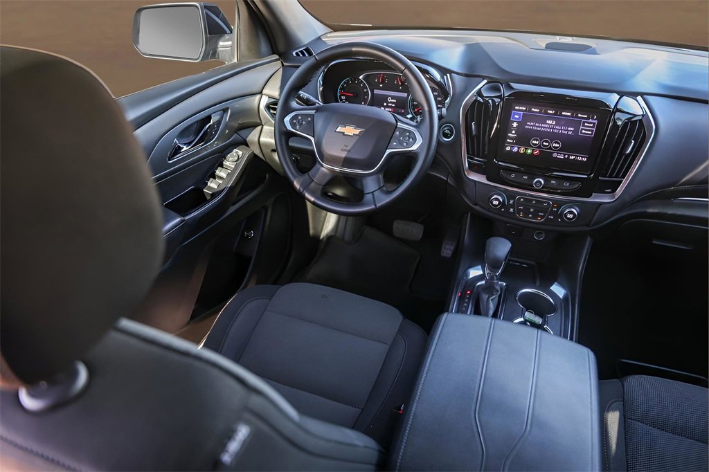 Used 2023 Chevrolet Traverse LT image 27