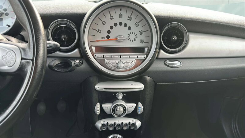 Used 2010 MINI Cooper Hardtop FWD image 10
