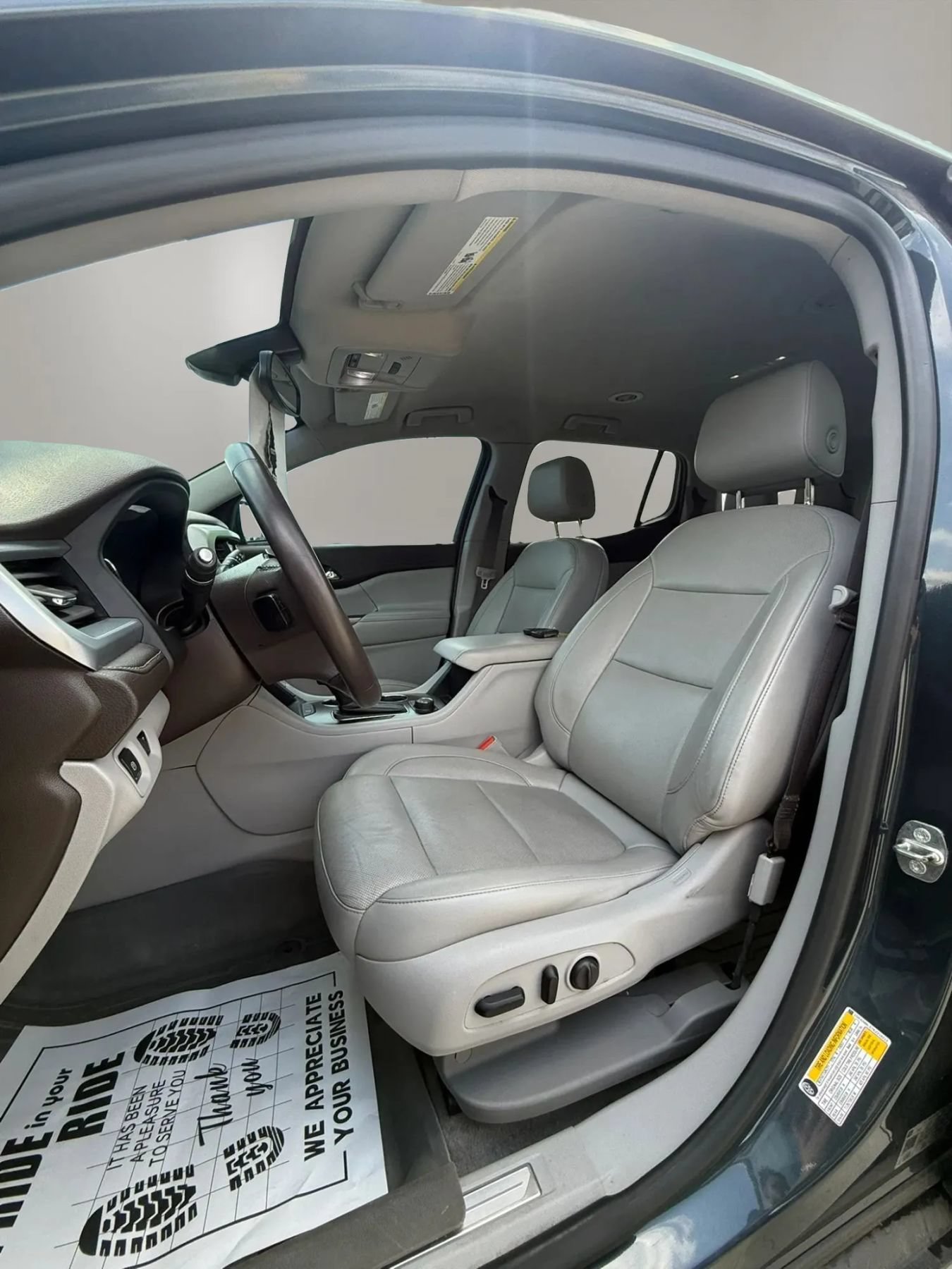 Used 2019 GMC Acadia SLT w/ LPO, Floor Liner Package FWD image 15