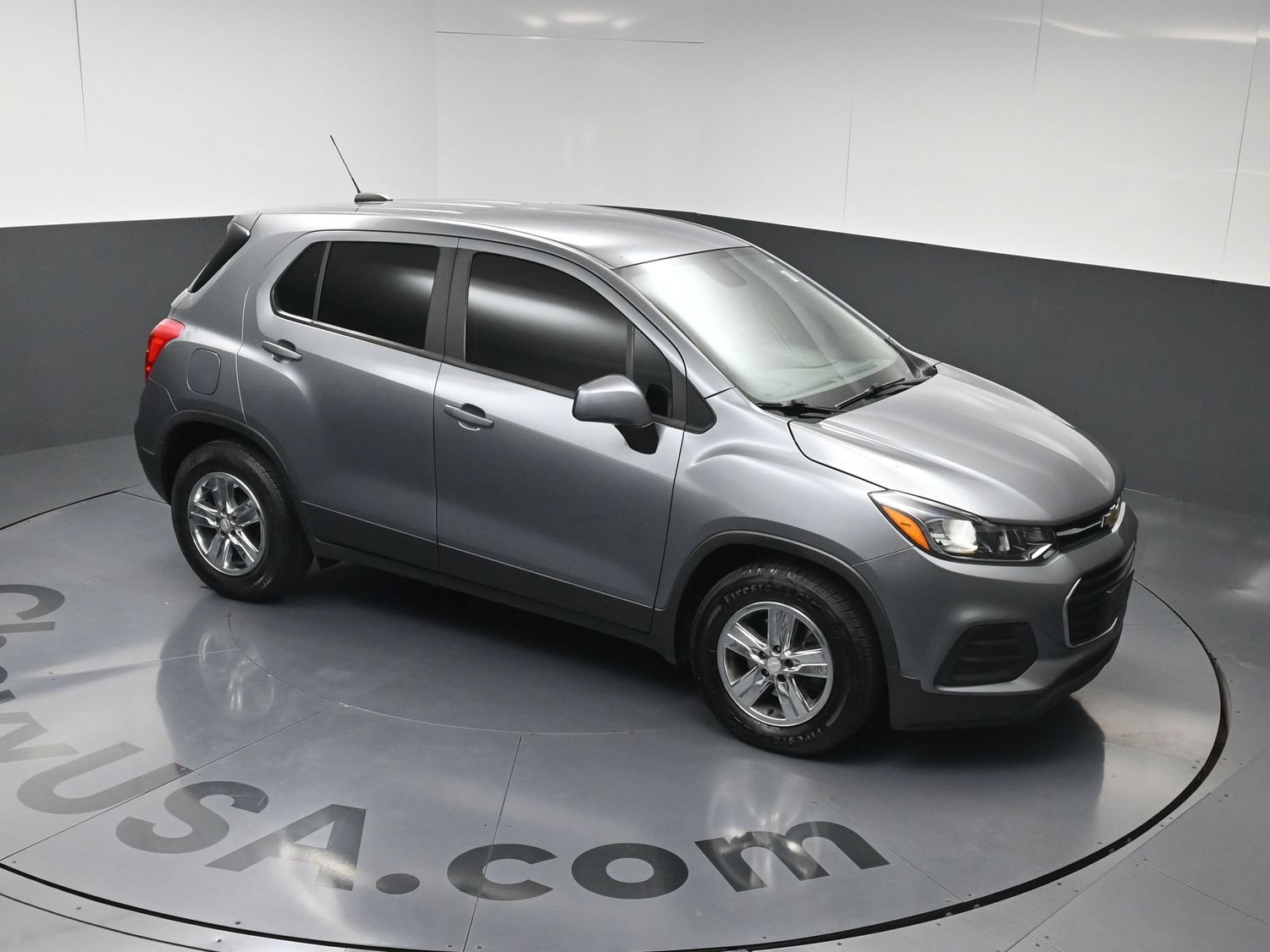 Used 2020 Chevrolet Trax LS FWD image 32