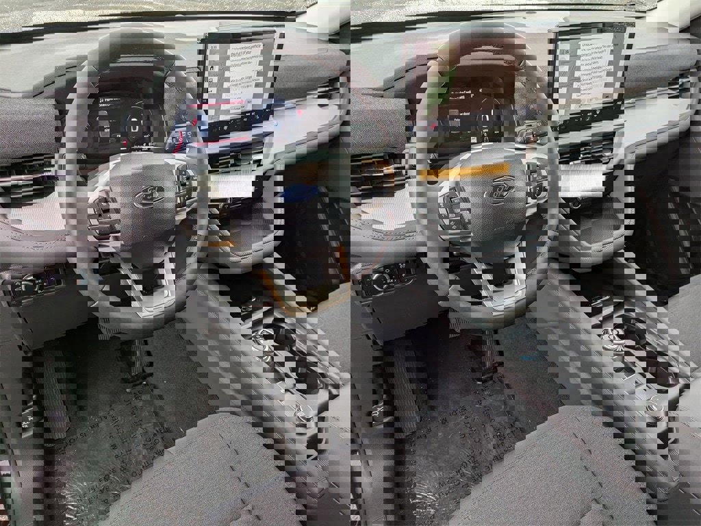 New 2025 Ford Explorer Active image 10