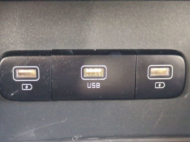 Used 2022 Kia Carnival LX image 20