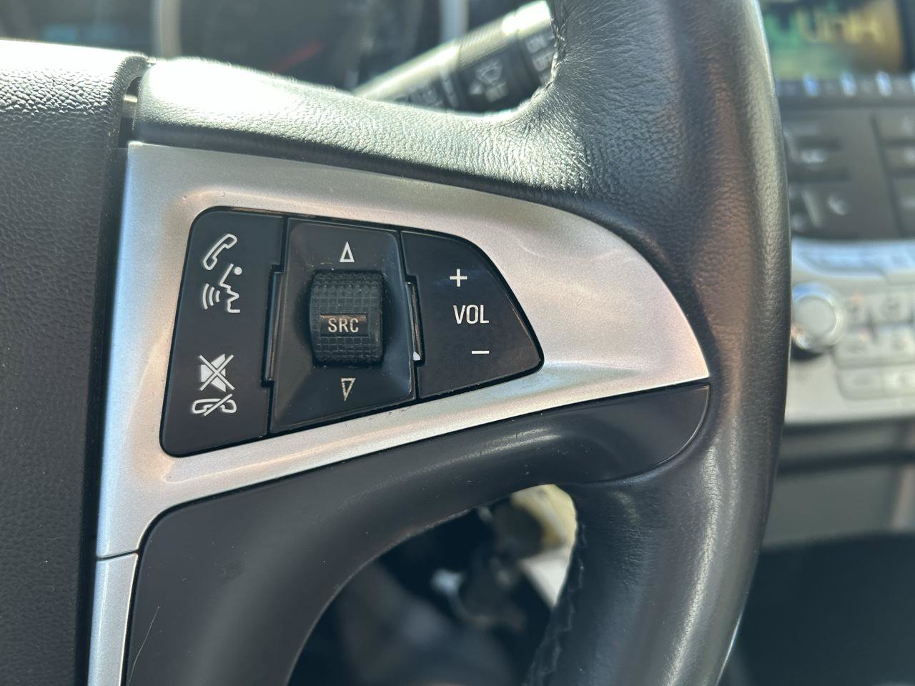 Used 2015 Chevrolet Equinox LT w/ Driver Convenience Package FWD image 18