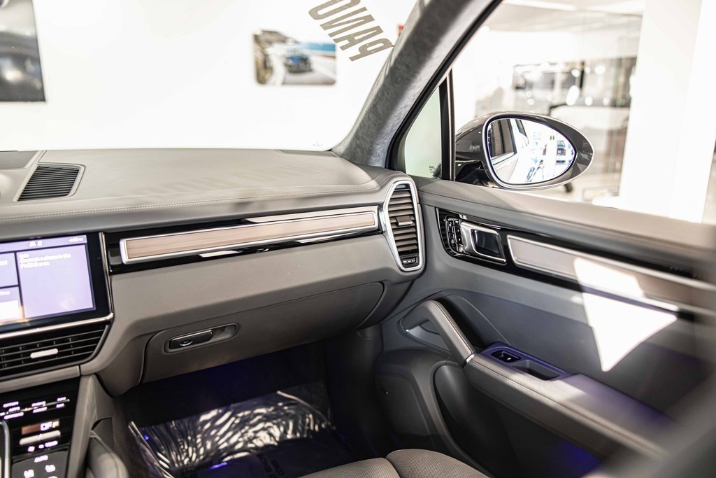 Used 2021 Porsche Cayenne GTS image 41