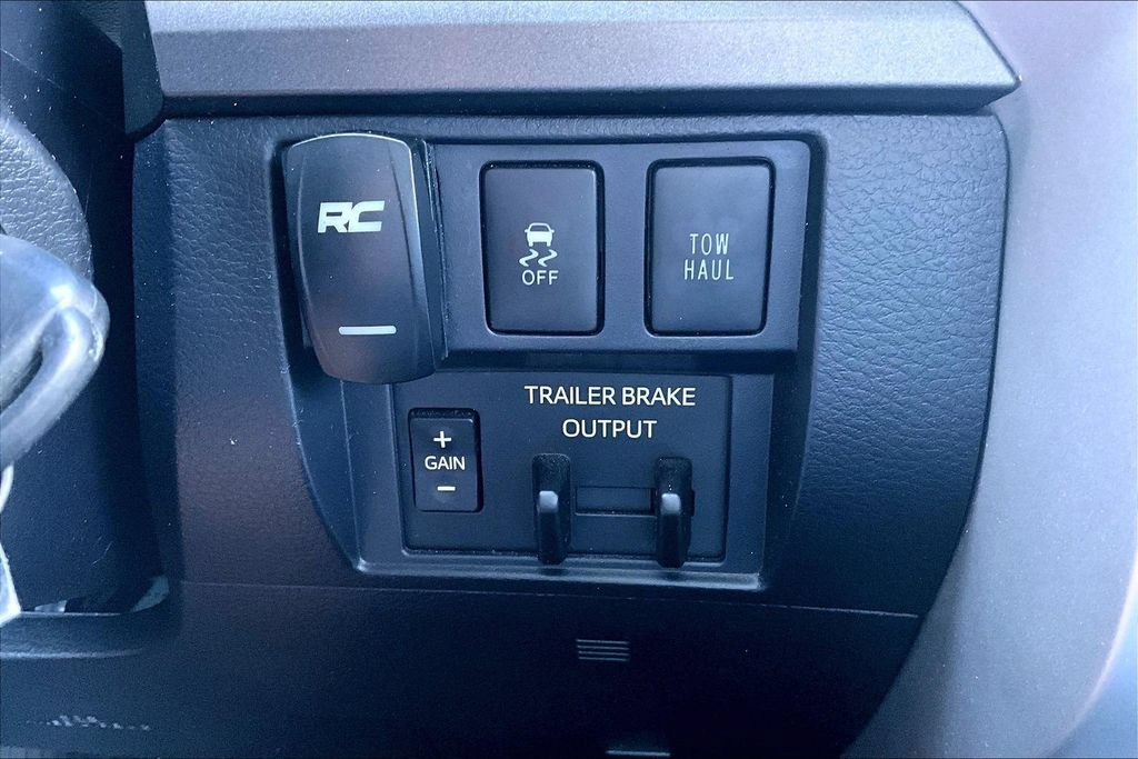 Certified 2019 Toyota Tundra SR5 w/ SR5 Upgrade Package AWD/4WD image 17