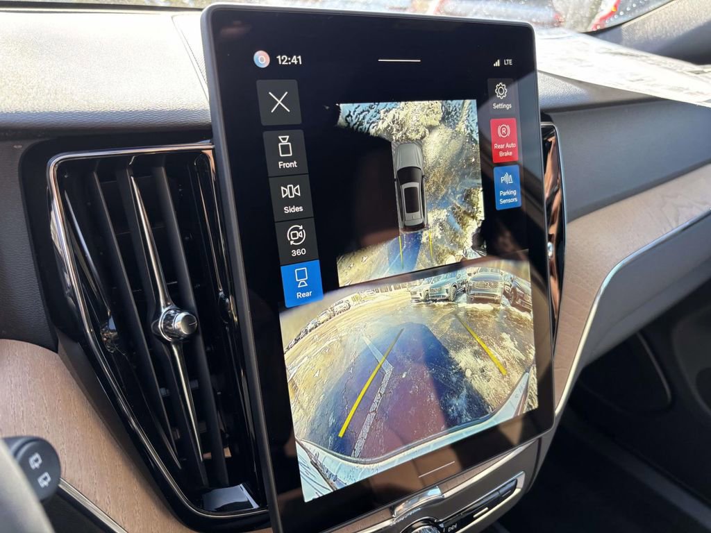 New 2026 Volvo XC60 B5 Plus w/ Protection Package Premier image 19