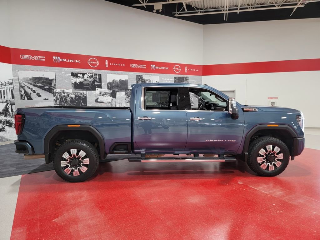 Used 2024 GMC Sierra 3500 Denali w/ Technology Package image 2