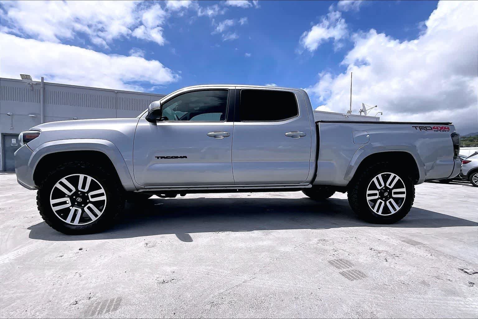 Used 2018 Toyota Tacoma 4x4 Double Cab image 3