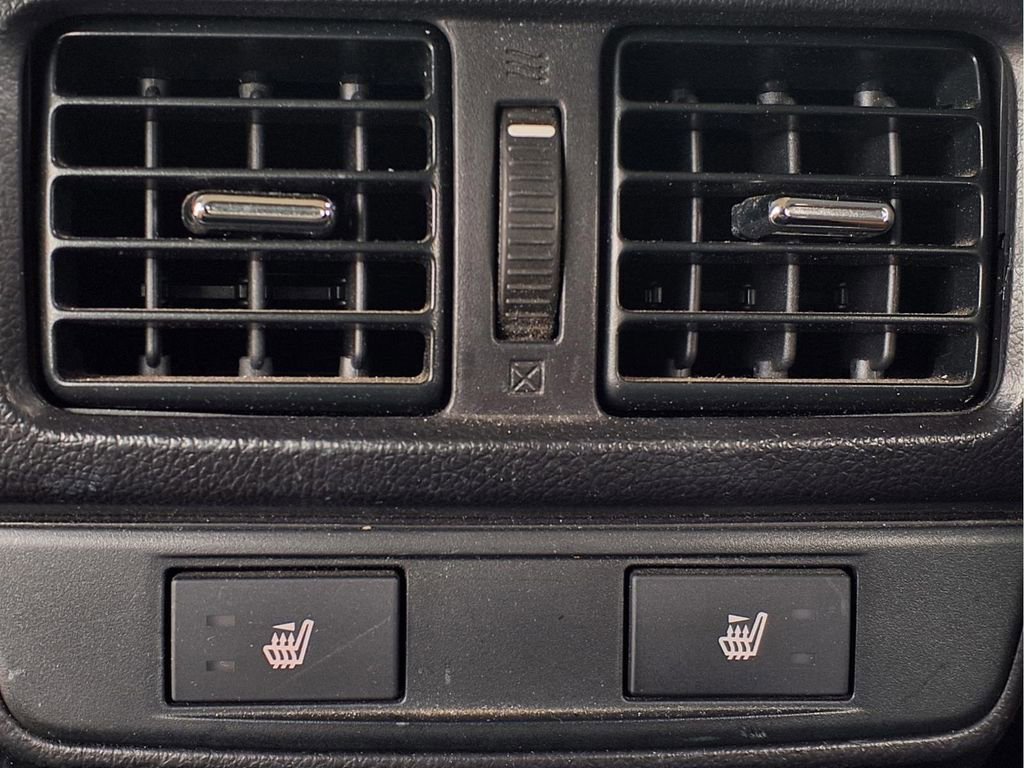 Used 2017 Subaru Legacy 3.6R Limited image 18