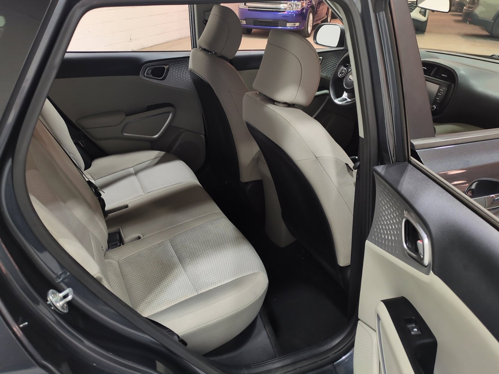 Used 2020 Kia Soul LX FWD image 10