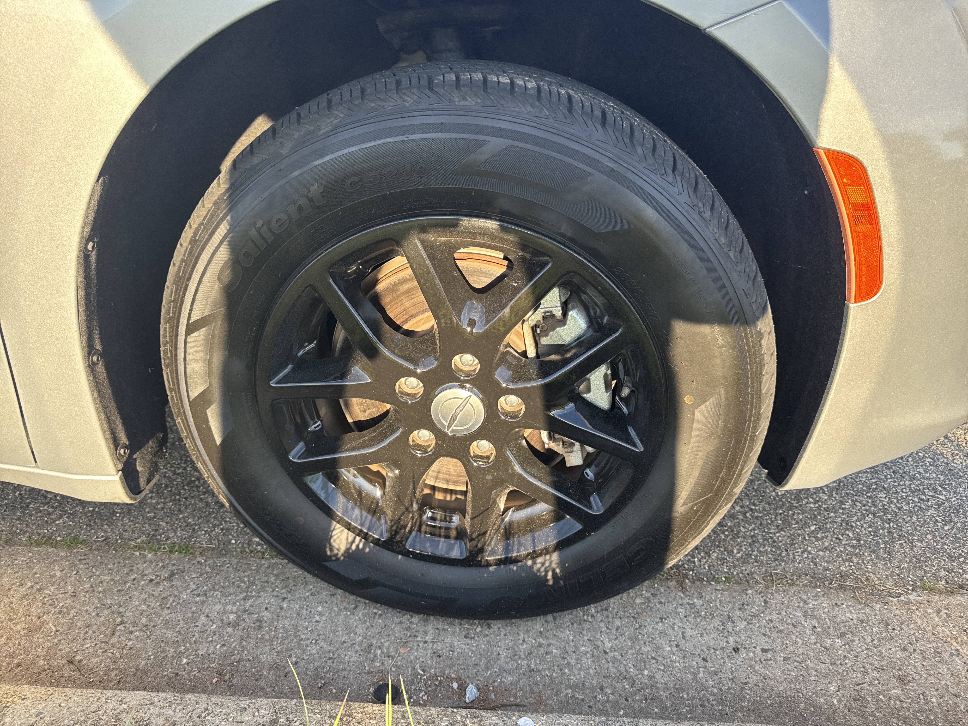 Used 2023 Chrysler Voyager LX image 12