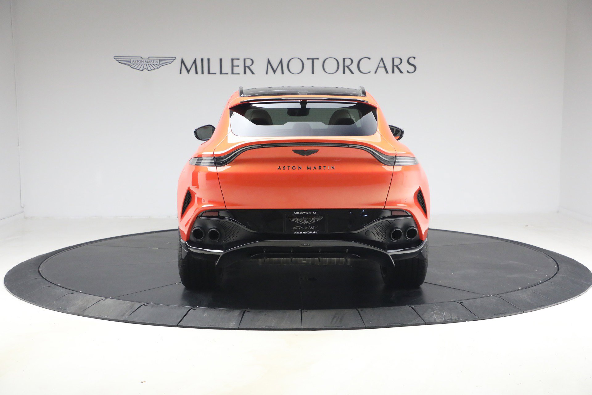 Used 2024 Aston Martin DBX 707 image 6