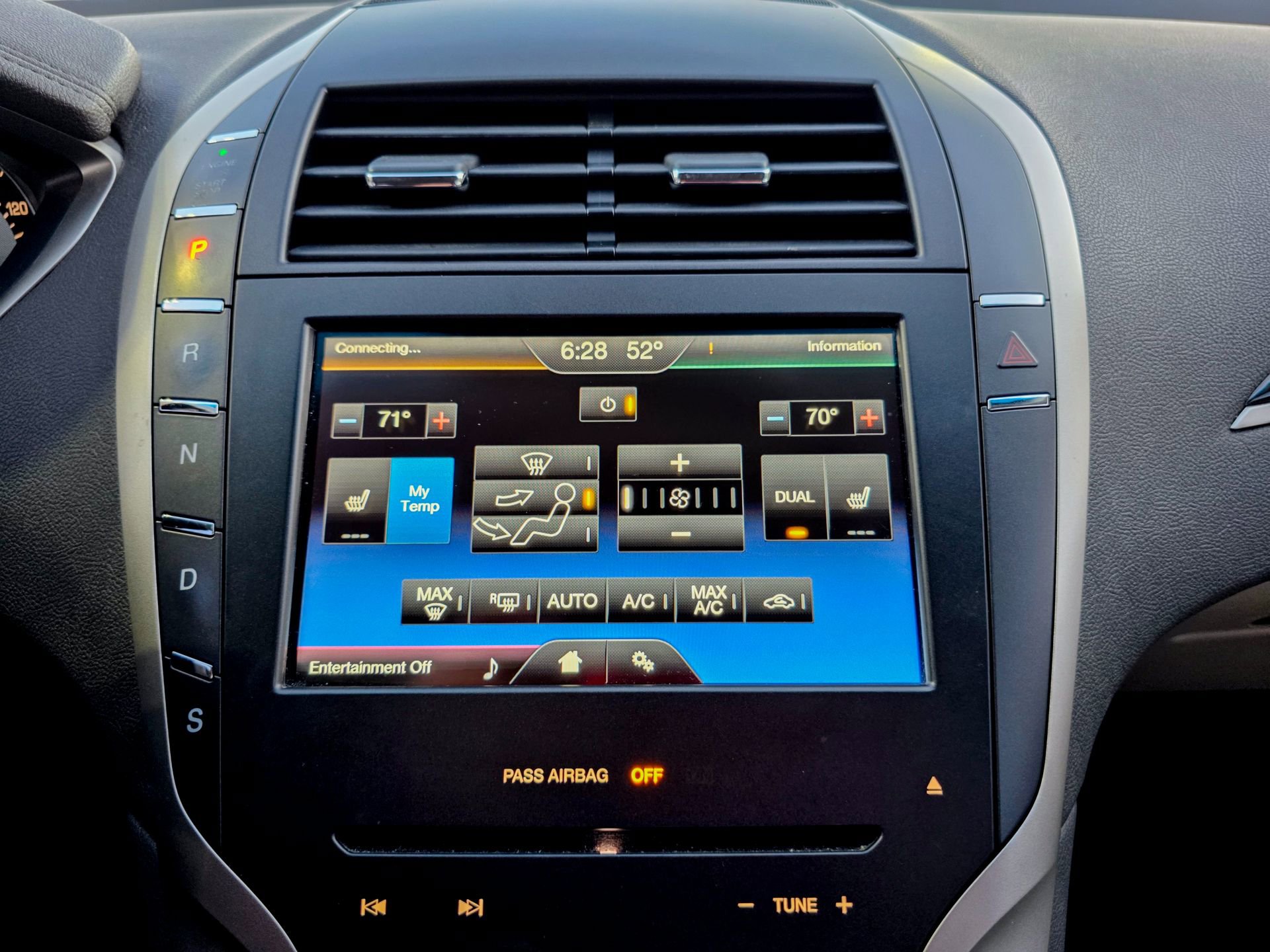 Used 2016 Lincoln MKZ image 5