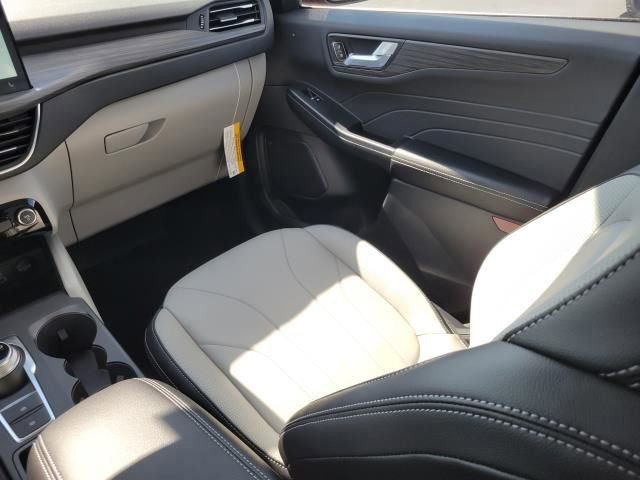 New 2026 Ford Escape SE w/ PHEV Premium Package image 17