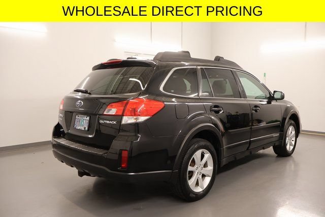 Used 2013 Subaru Outback 2.5i Premium AWD/4WD image 2