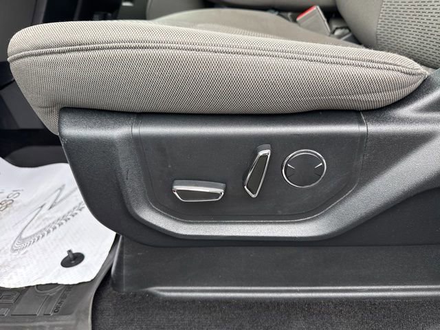 Used 2018 Ford F150 XLT w/ Equipment Group 302A Luxury AWD/4WD image 25